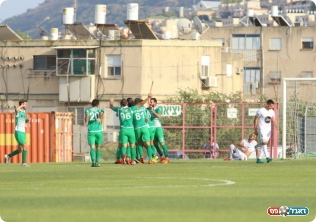 שחקני כפר סבא חוגגים הישארות (עודד חסין)